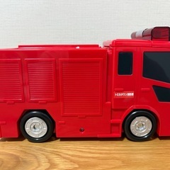 トミカ ワールド ぴゅぴゅっと消火!おしごと変形消防署 消防車 はたらく車の画像