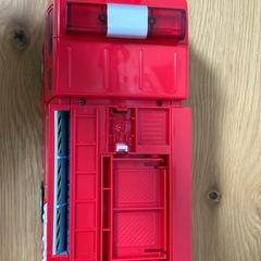 トミカ ワールド ぴゅぴゅっと消火!おしごと変形消防署 消防車 はたらく車の画像