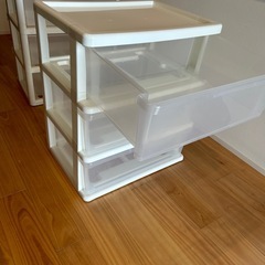 3段収納衣類ケース2つまとめての画像