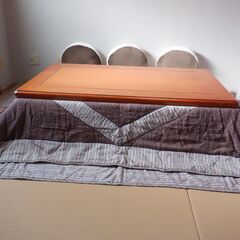 ニトリ座椅子、コタツセット、ホットカーペット　一式の画像