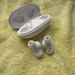 ダイソー　ワイヤレスイヤホン　Bluetoothの画像