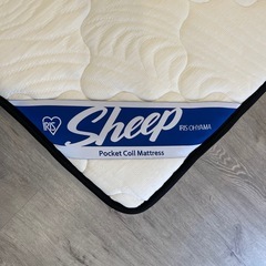 【マットレス】シングルサイズ.アイリスオーヤマ.ポケットコイル.多少のよごれ有り.状態良好の画像