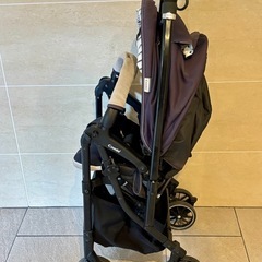 combiベビーカーの画像