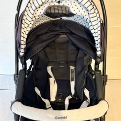 combiベビーカーの画像