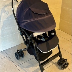combiベビーカーの画像