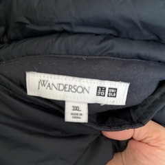 ユニクロ&JWアンダーソン コラボレーションによるリバーシブルダウンジャケットの画像