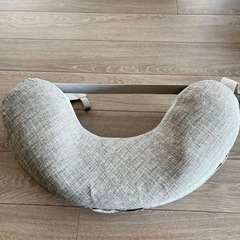 【美品】エルゴベビー　授乳クッション　グレーの画像