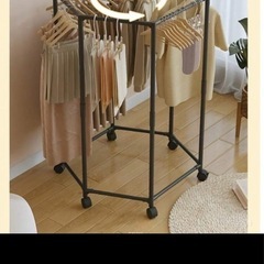 ハンガーラックの画像