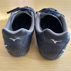 サッカー　トレーニングシューズ23cmの画像