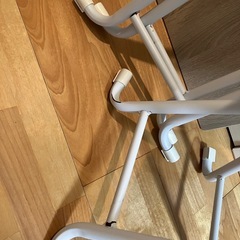 《荒川区西日暮里》デスク　パイプイス　セットで差し上げます　　の画像