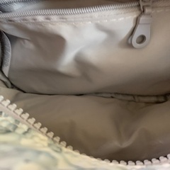 軽くて大容量なポーチの画像