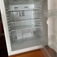 レトロなオレンジの冷蔵庫(ジャンク品です)の画像