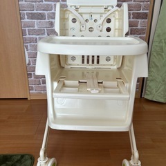 アップリカ ハイローチェア ディズニーの画像