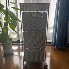 グレー　キャスター付き収納ボックス　