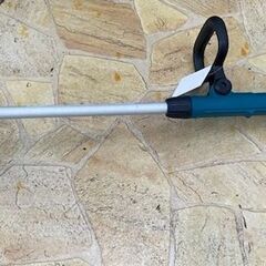 755 充電式刈払機 makita マキタ MUR181DZ 本体のみ 18V 中古品の画像