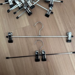 3コインズ　ズボンハンガー 12本の画像