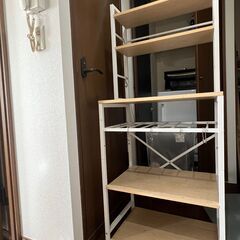 【スリムで大容量】木目調キッチンラック｜ボトル収納＆カップフック付きの画像