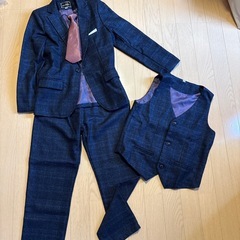 子供用スーツの画像