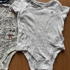 ロンパースの画像