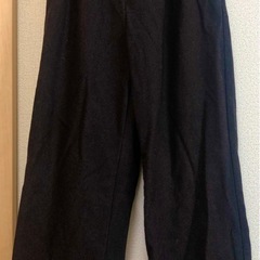 無印良品のボトムス2点の画像