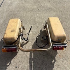 GN125 パニアケース　ステーセット　現状品　サイドボックスの画像