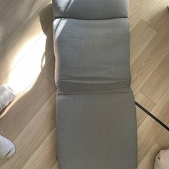 座椅子　背もたれ首角度調節出来ますの画像