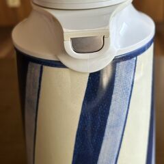 魔法瓶1.0L　未使用品の画像