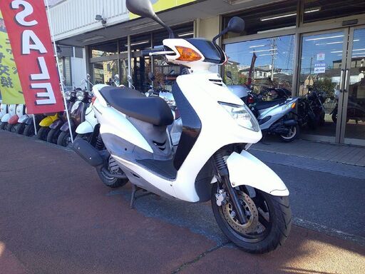 NO.5596　シグナス１２５Ｘ　ＳＥ１２Ｊ　４サイクルエンジン　ホワイト　☆彡