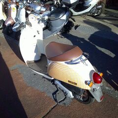 NO.5598　クレアスクーピー（ＣＲＥＡ ＳＣＯＯＰＹ）水冷４サイクルエンジン　ベージュ＆ホワイト　☆彡の画像