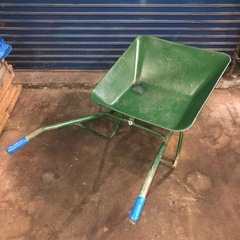 【受け渡し予定者様決定致しました】薄型一輪車　浅型 一輪車 土木 園芸 運搬 ネコ ガーデニング 農作業の画像