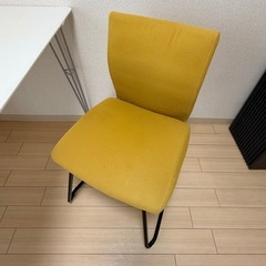 テーブル椅子セットの画像