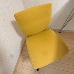 テーブル椅子セットの画像