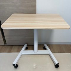 スタンディングデスクの画像