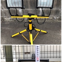 【中古照明器具】【間も無く処分】スタンド式ダブルハロゲン作業灯　投光器の画像