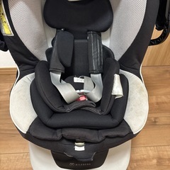 エールべべ　チャイルドシート　の画像