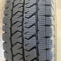 【美品】ブリヂストンスタッドレスタイヤとホイール４本セットの画像