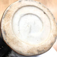 ss8039　松月陶苑 花瓶 高さ30cm 黒系 釉流れ 釉垂れ マーブル 無骨 歪 ラフ 背の高い 印象的 陶器製 花器 焼物 陶磁器 フラワーベース 花瓶 中古の画像