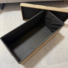 座れる収納ボックスの画像