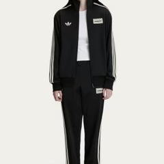 Oasis Live25ジャージ、サッカーシャツセットの画像