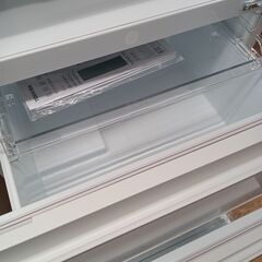 ★リユースのサカイ水戸店★ TOSHIBA 冷蔵庫 326L 25年製 動作確認／クリーニング済み MT6439の画像
