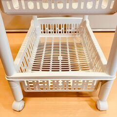 キャスター付きポリプロピレンワゴンラック　②の画像