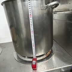 大きな寸胴　恐らくアルミの画像