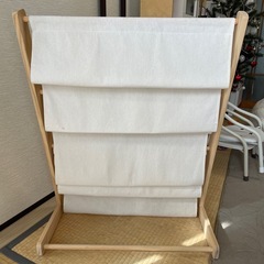 美品！絵本ラックの画像