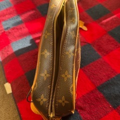 ビィトンバックの画像