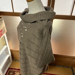 ポンチョみたいなタートルニットゆっくりmサイズの画像