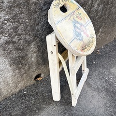 折りたたみアンティーク椅子の画像