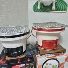 新品未使未使用２個売りミニ七輪　炭付きサイズ直径16㎝高さ11㎝　同サイズ赤と黒の画像