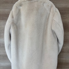 Ｈ＆Ｍ　レディスフェイクファーハーフコートの画像