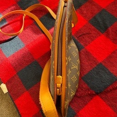 ビィトンバックの画像