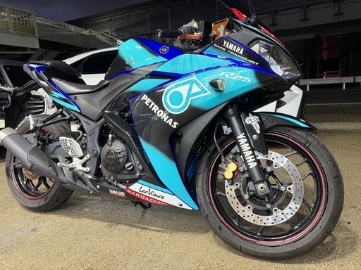 YAMAHA YZF-R25 実動　カスタム車　外装ペイント済　セル1始動　LEDベッドライト　始動動画あり　兵庫県宝塚市